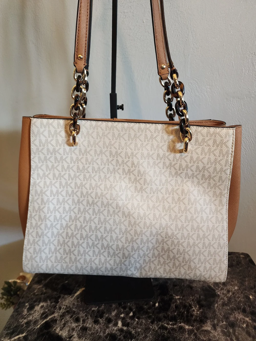Michael Kors SOFIA Signature Logo Tote in Vanilla/Acorn